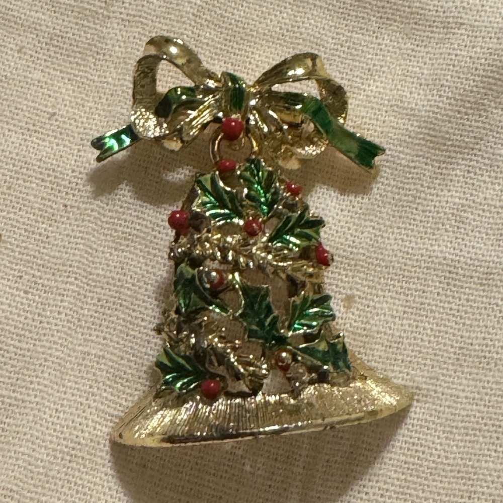 Vintage Gerry's Gold Tone Enamel Dangle Bell Holly Leaves Pin Brooch Christmas